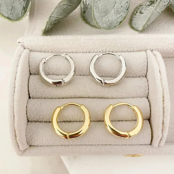 925 Sterling Silver Small Hoop Earrings Small Huggies Minimalist Hoop Earrings - Picture 2 of 11